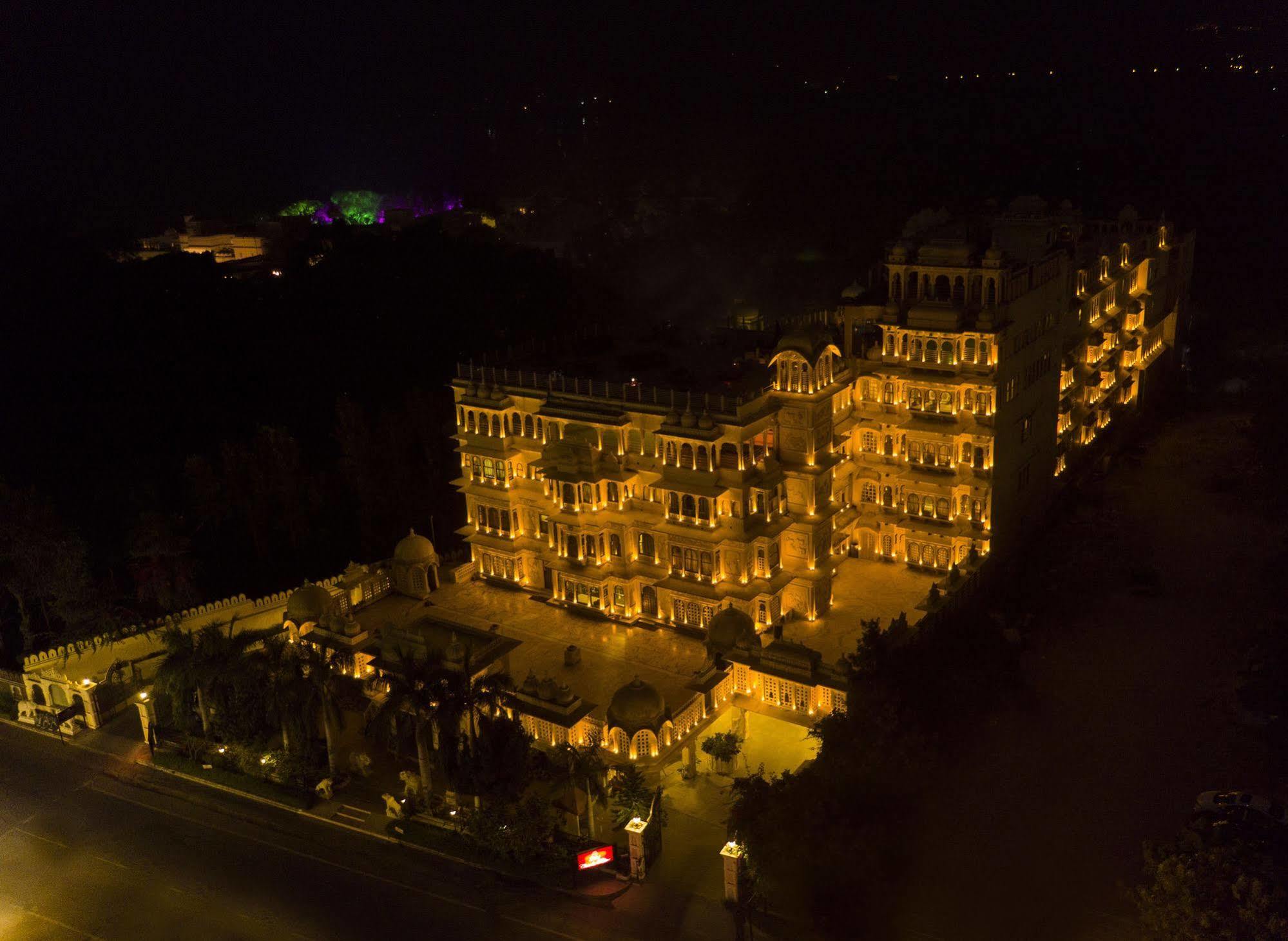 Chunda Palace Hotel Udaipur Ngoại thất bức ảnh
